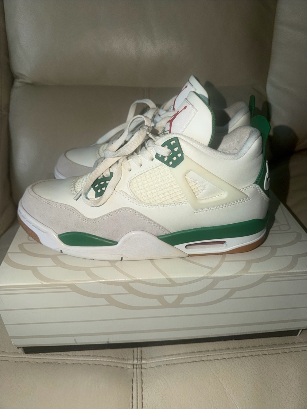 Jordan Men's White and Green Retro Basketball Sneakers